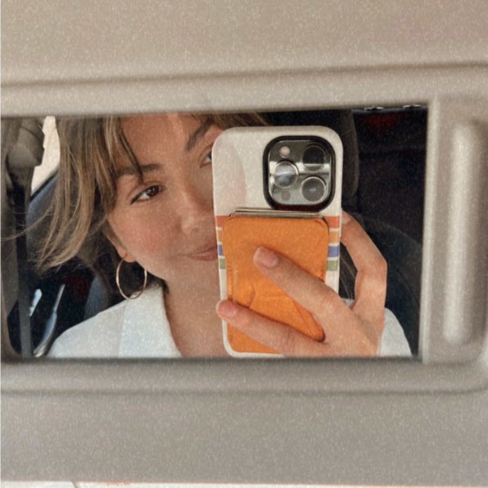 Hi everyone! Welcome to my closet. 🫶🏼